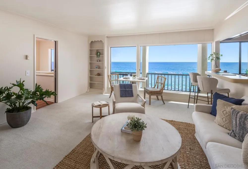 2977 Ocean Street Carlsbad, CA 92008