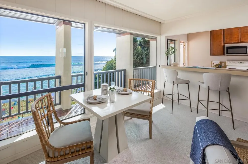 2977 Ocean Street Carlsbad, CA 92008