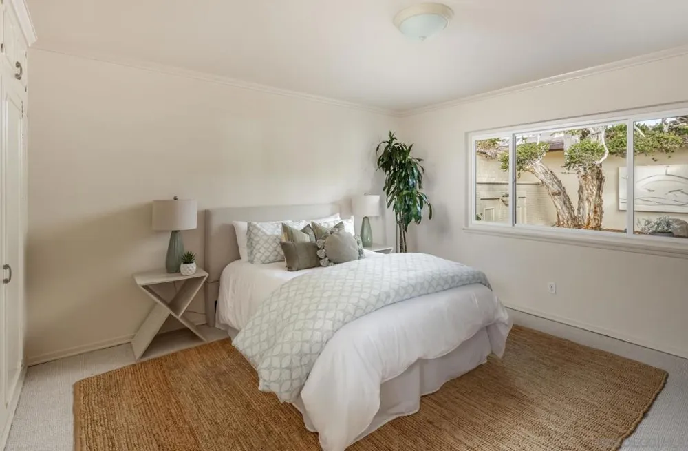 2977 Ocean Street Carlsbad, CA 92008