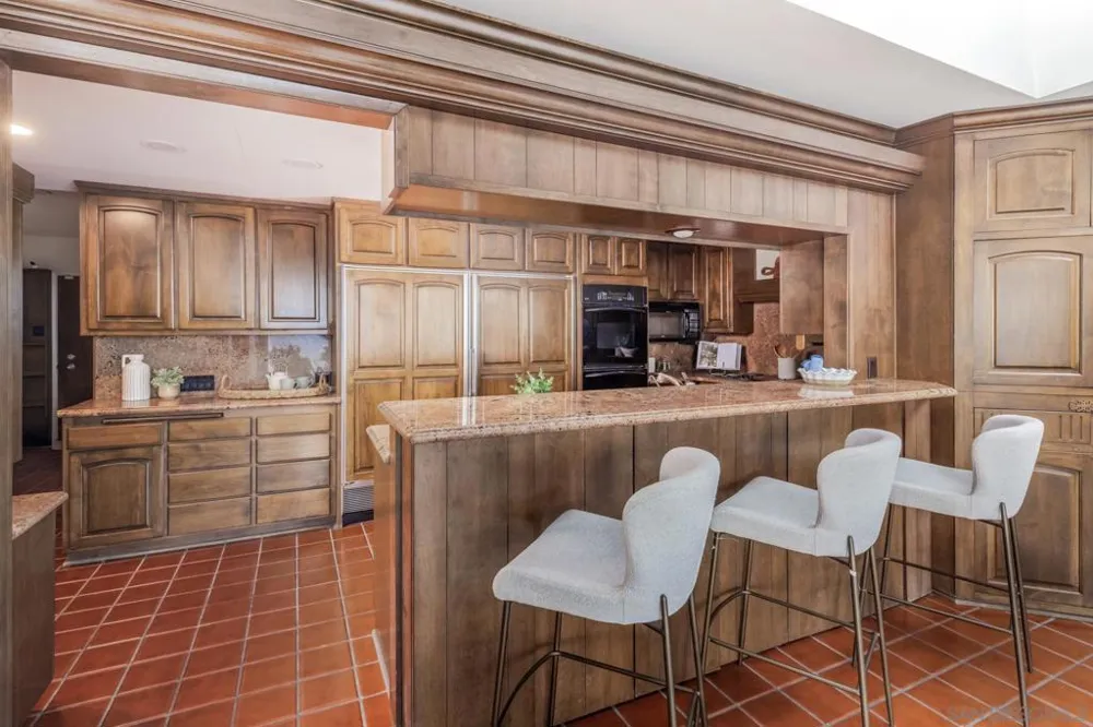 2977 Ocean Street Carlsbad, CA 92008