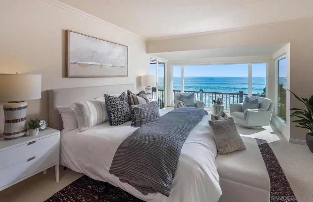 2977 Ocean Street Carlsbad, CA 92008