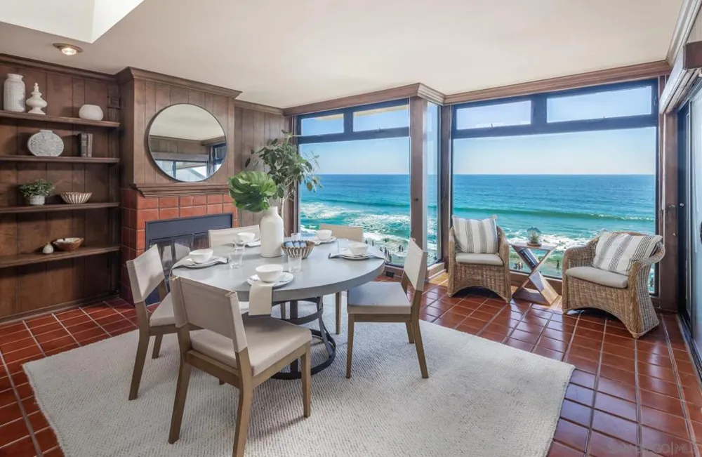 2977 Ocean Street Carlsbad, CA 92008