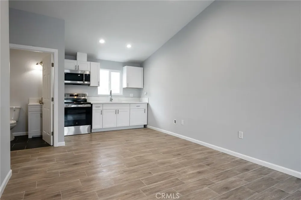 1514 E Young Street Wilmington, CA 90744