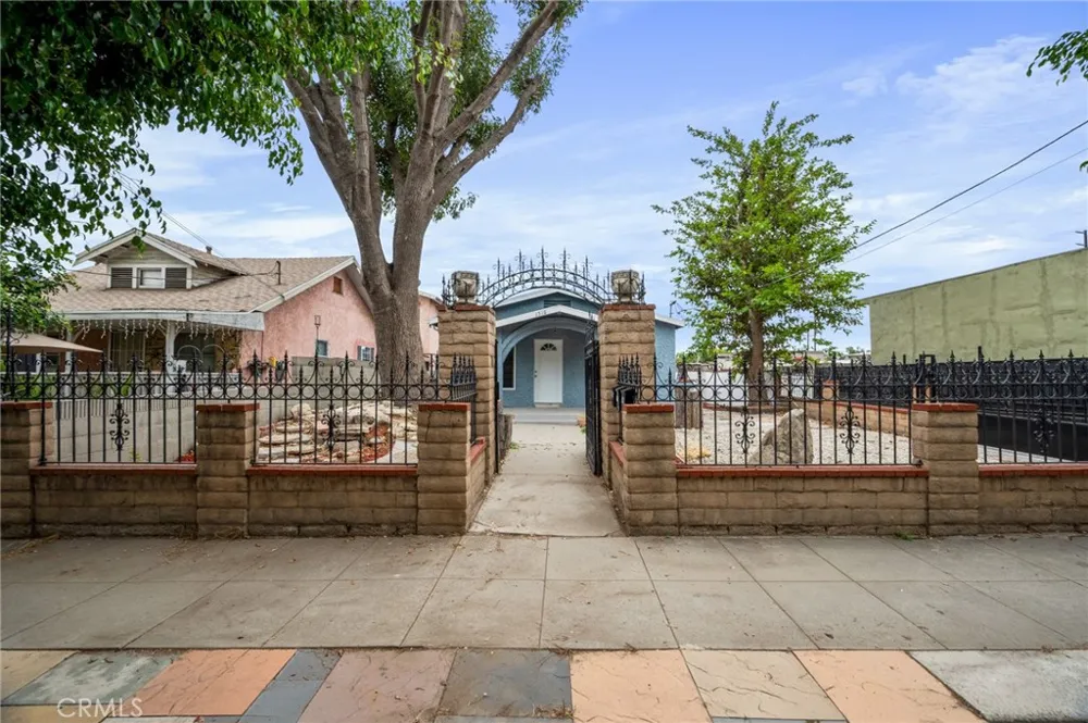 1514 E Young Street Wilmington, CA 90744