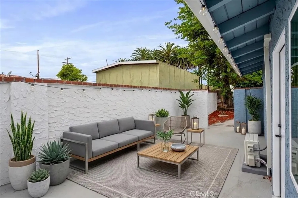1514 E Young Street Wilmington, CA 90744