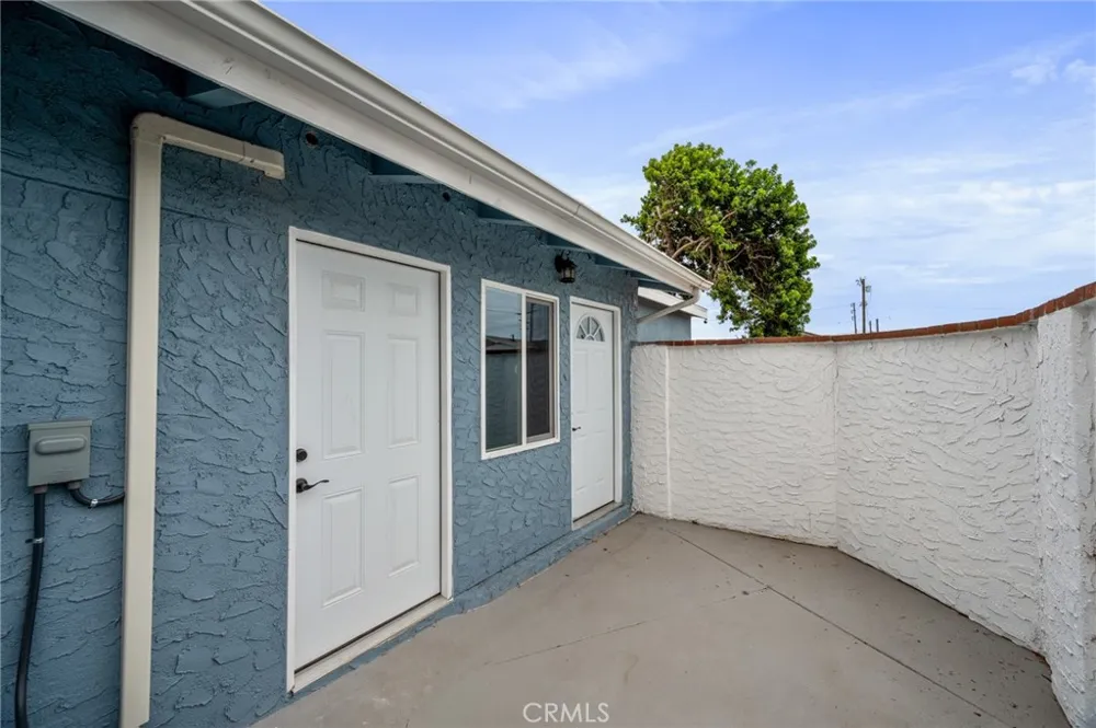 1514 E Young Street Wilmington, CA 90744