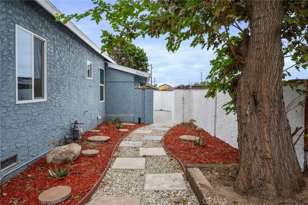1514 E Young Street Wilmington, CA 90744