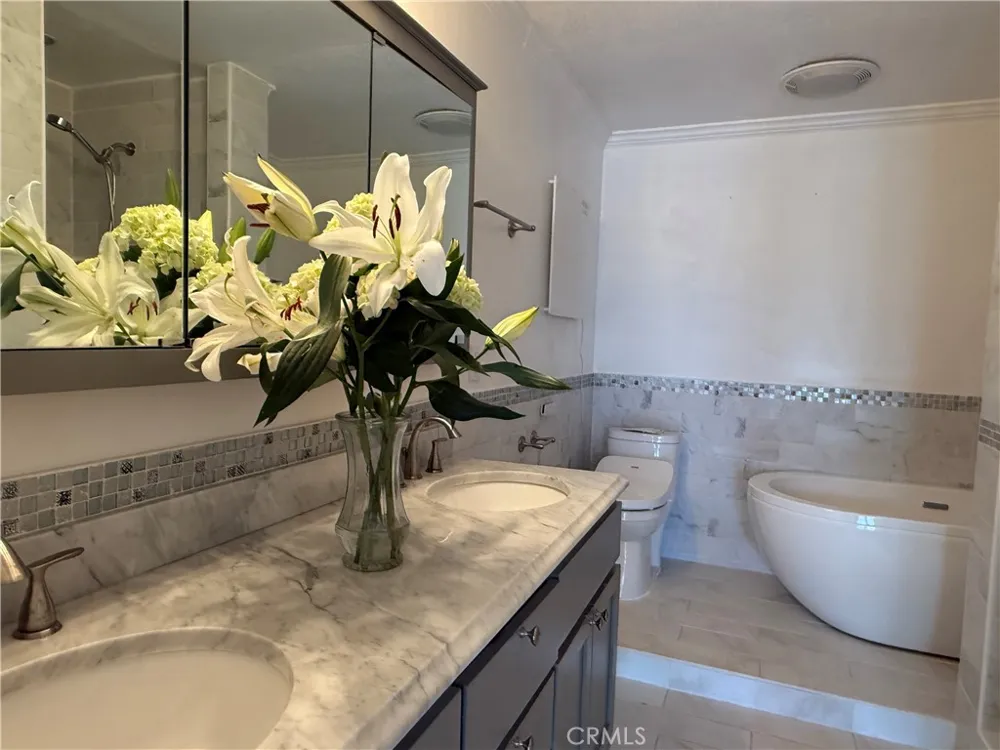 1 Cresta Verde Drive Rolling Hills Estates, CA 90274