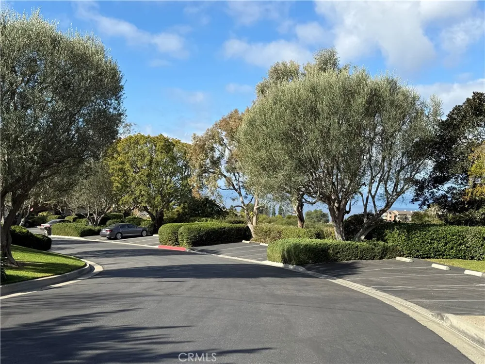 1 Cresta Verde Drive Rolling Hills Estates, CA 90274