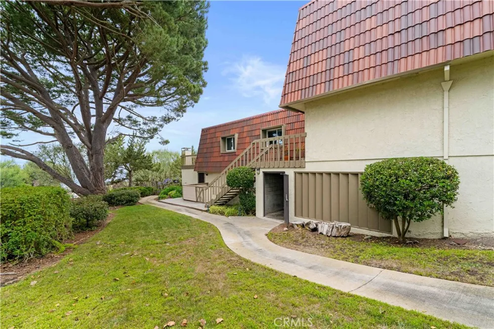 1 Cresta Verde Drive Rolling Hills Estates, CA 90274