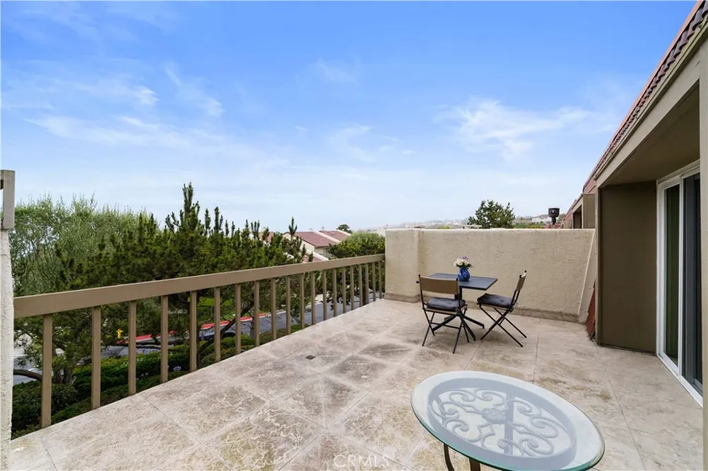 1 Cresta Verde Drive Rolling Hills Estates, CA 90274