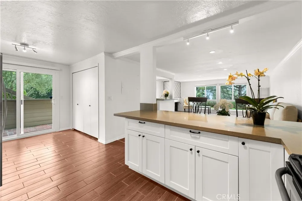 1 Cresta Verde Drive Rolling Hills Estates, CA 90274