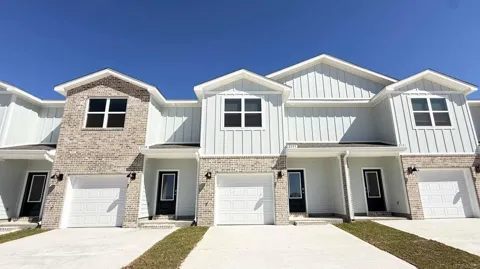 2406 Cliff Hollow Circle