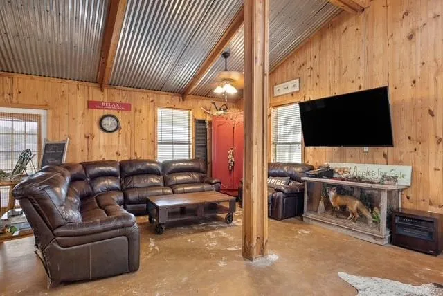 16650 NE Cr 3010 Road NE Kerens, TX 75144