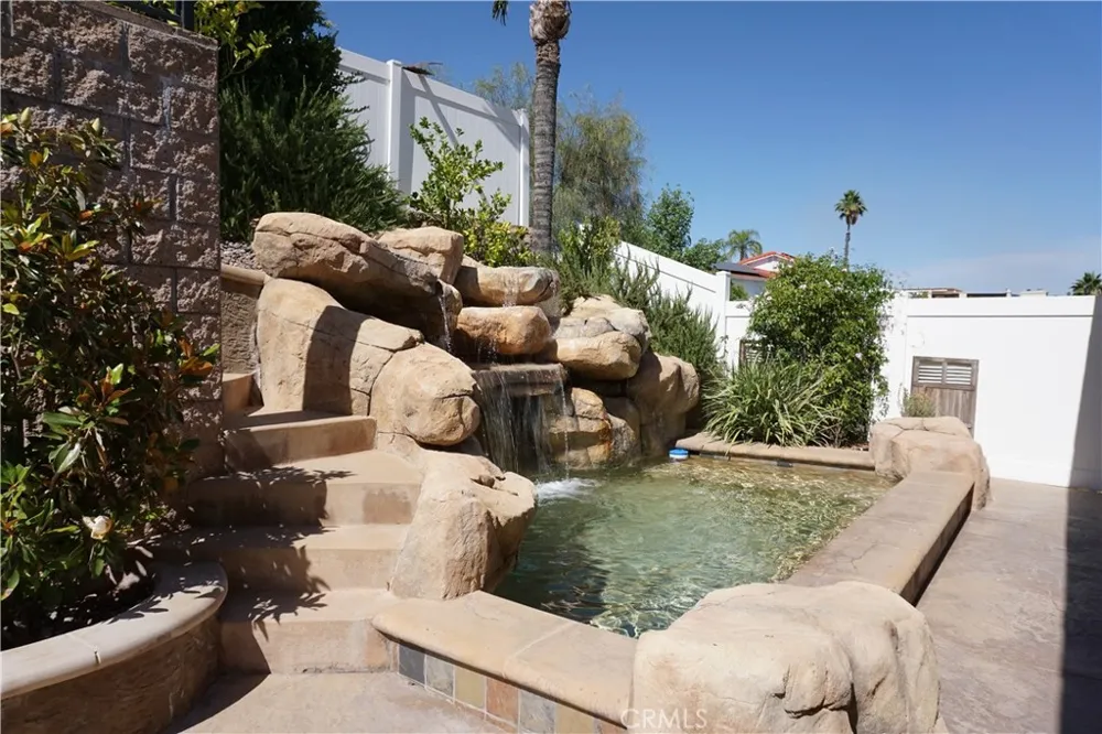 22142 Hoofbeat Canyon Lake, CA 92587