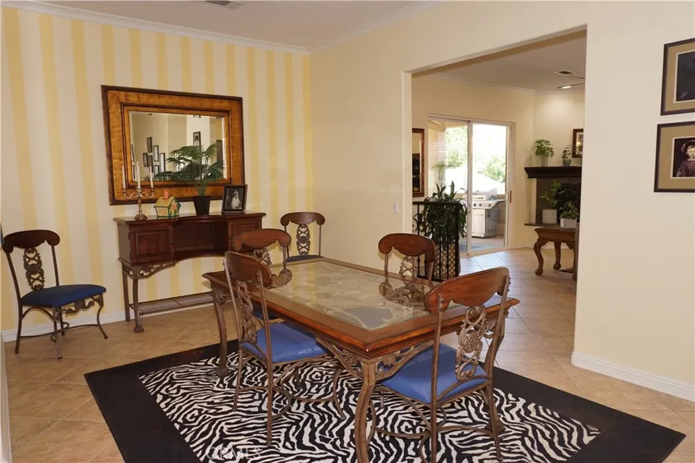 22142 Hoofbeat Canyon Lake, CA 92587