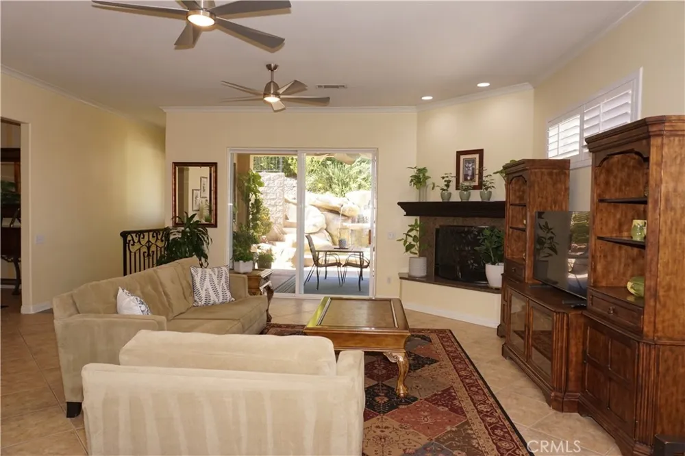 22142 Hoofbeat Canyon Lake, CA 92587
