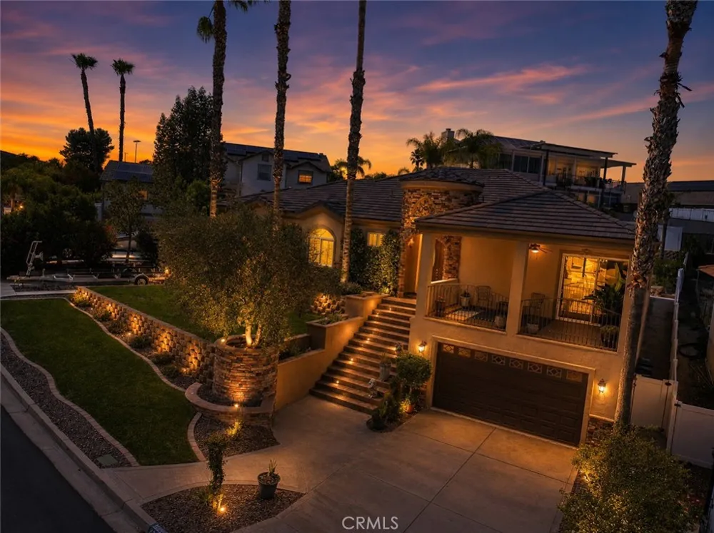 22142 Hoofbeat Canyon Lake, CA 92587