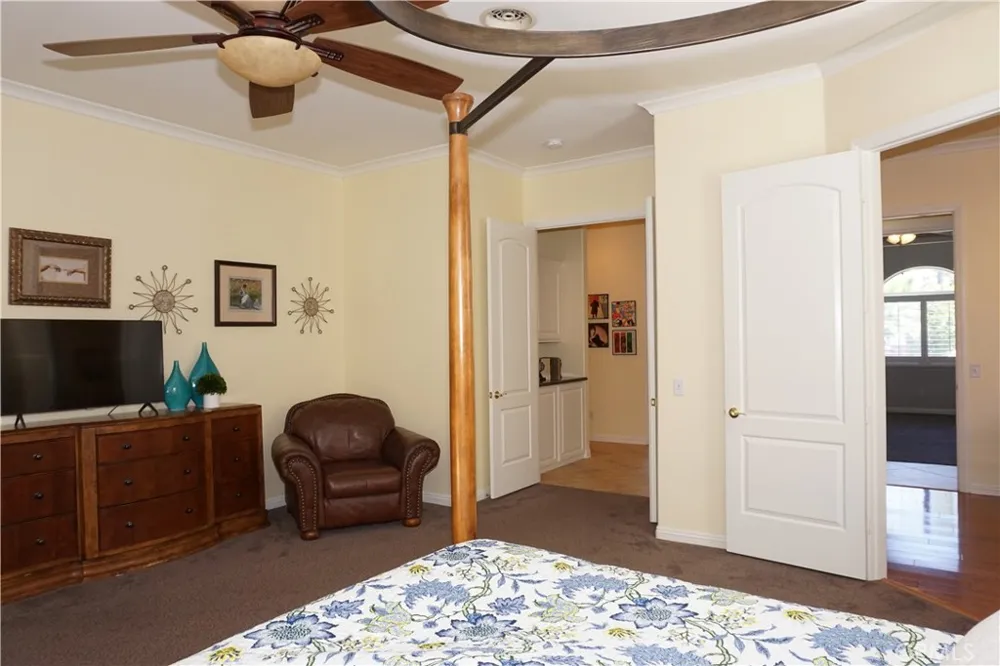 22142 Hoofbeat Canyon Lake, CA 92587