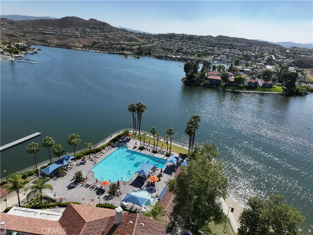 22142 Hoofbeat Canyon Lake, CA 92587