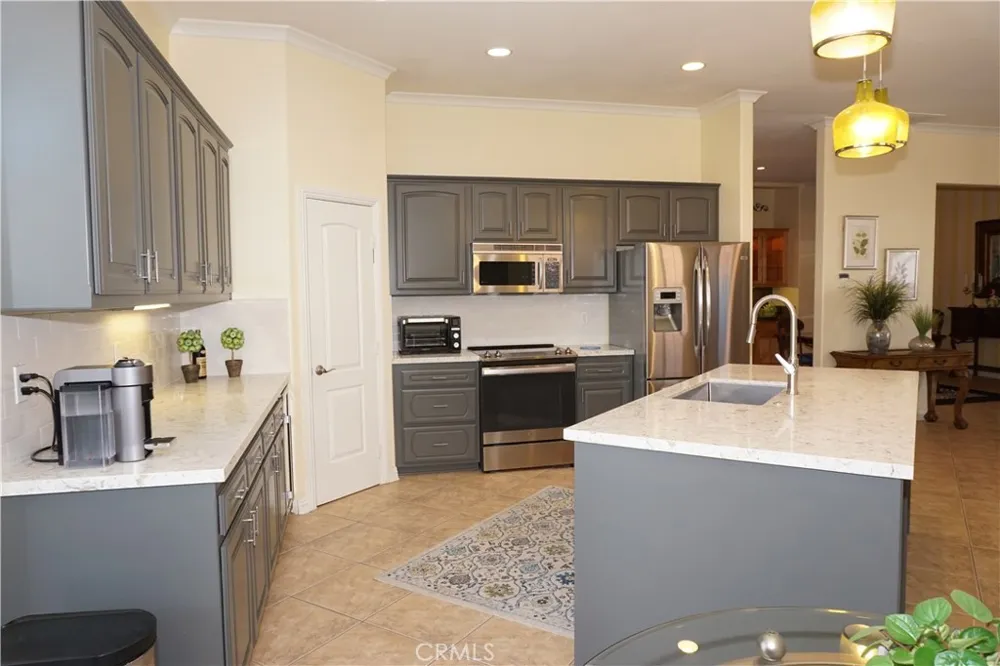 22142 Hoofbeat Canyon Lake, CA 92587