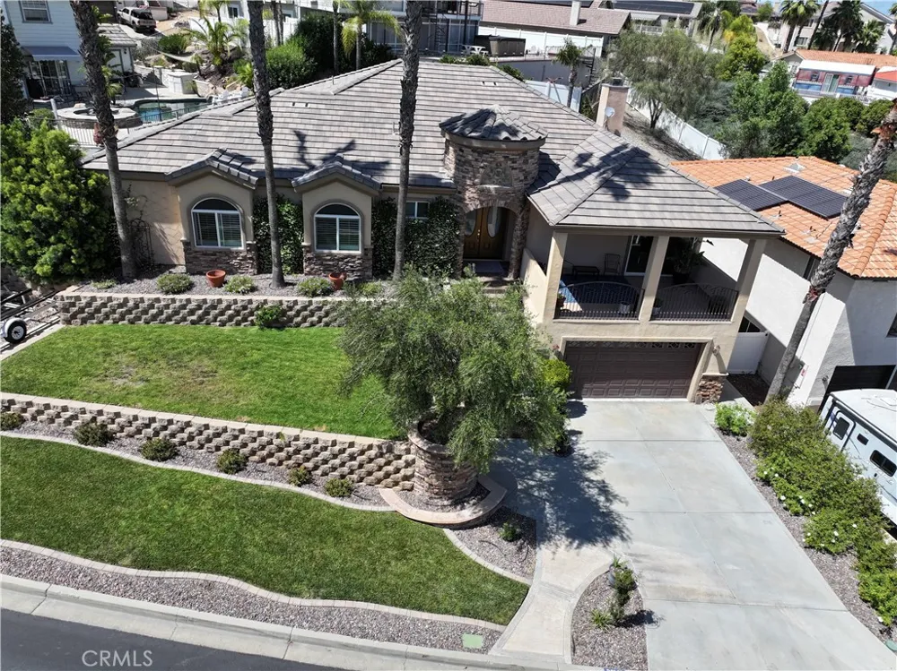 22142 Hoofbeat Canyon Lake, CA 92587