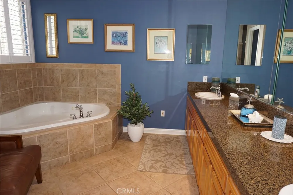 22142 Hoofbeat Canyon Lake, CA 92587