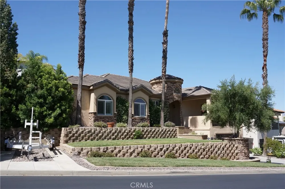 22142 Hoofbeat Canyon Lake, CA 92587