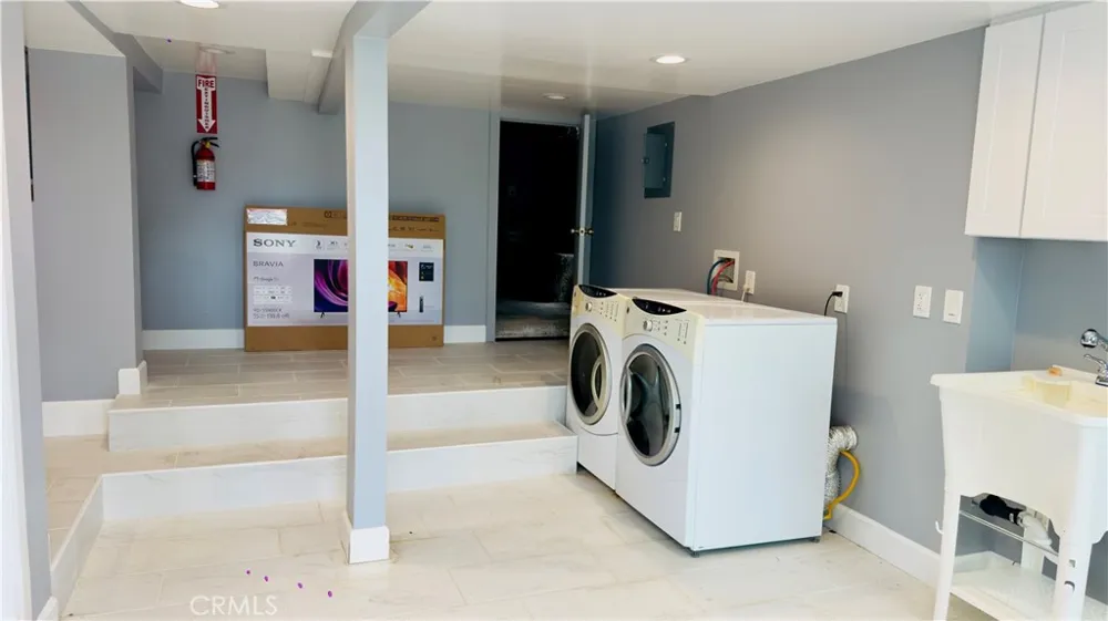 2348 Loy Lane Los Angeles, CA 90041