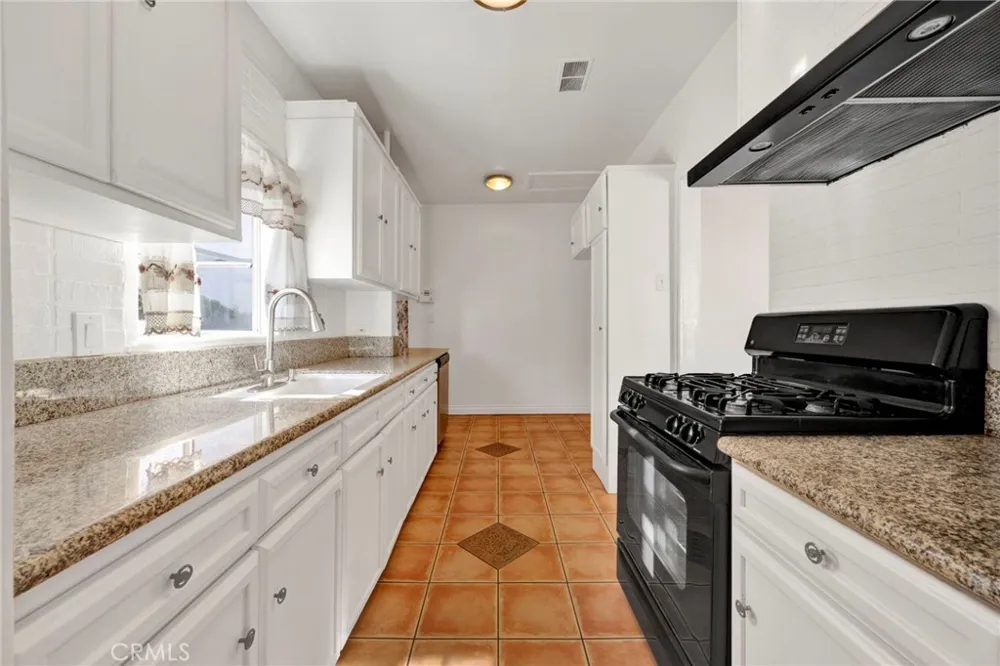11301 Blix West Toluca Lake, CA 91602