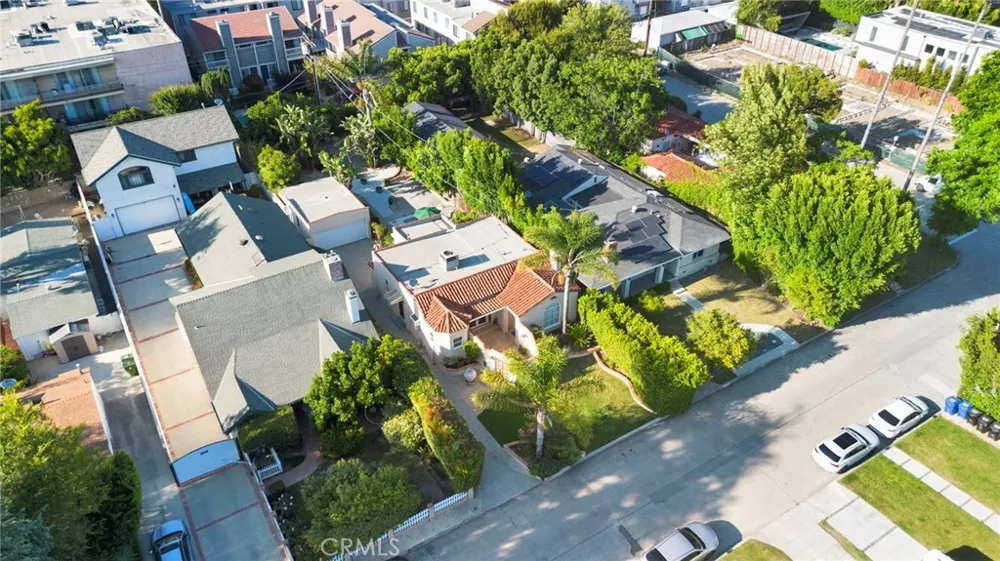 11301 Blix West Toluca Lake, CA 91602