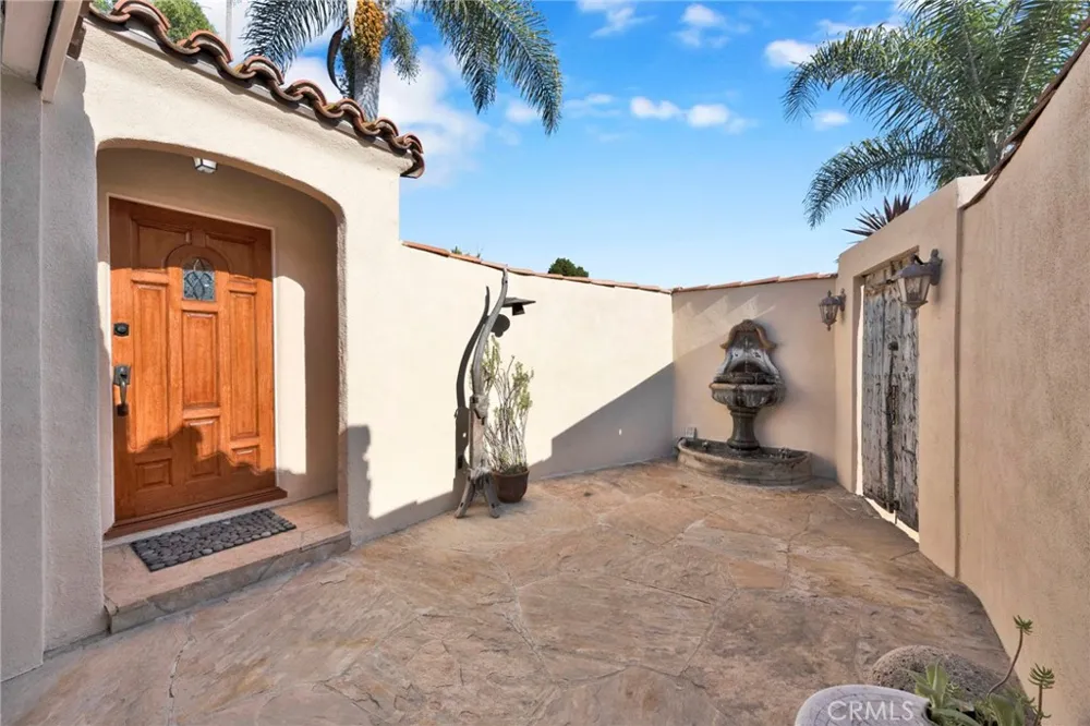 11301 Blix West Toluca Lake, CA 91602