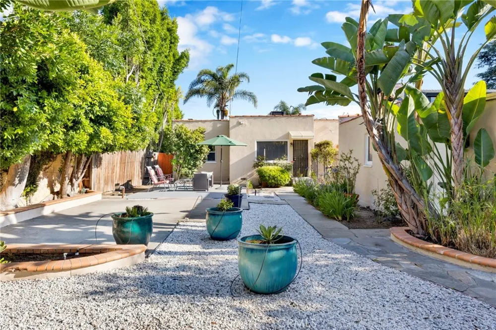 11301 Blix West Toluca Lake, CA 91602