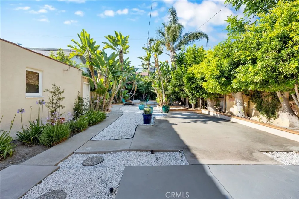 11301 Blix West Toluca Lake, CA 91602