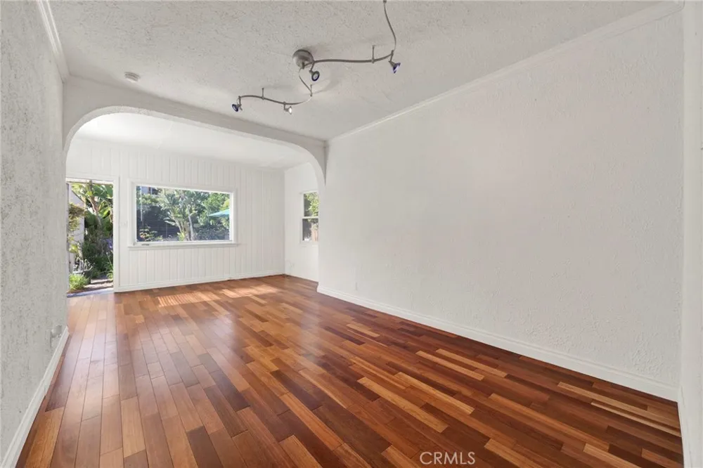 11301 Blix West Toluca Lake, CA 91602