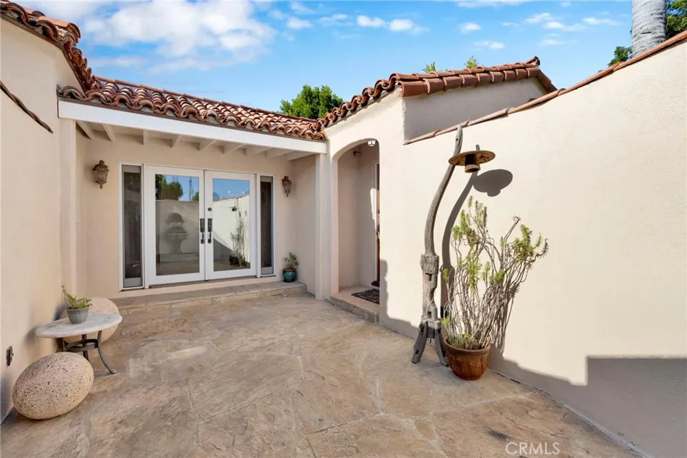 11301 Blix West Toluca Lake, CA 91602