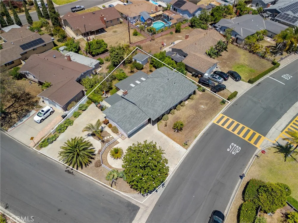 8851 La Grand Avenue Garden Grove, CA 92841