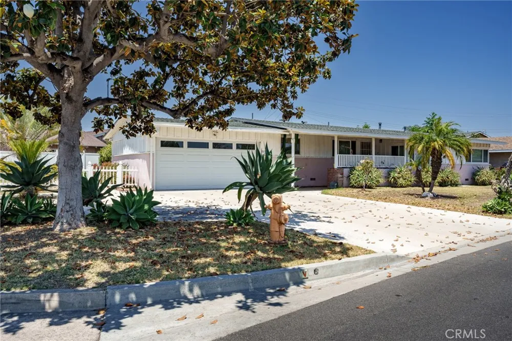 8851 La Grand Avenue Garden Grove, CA 92841