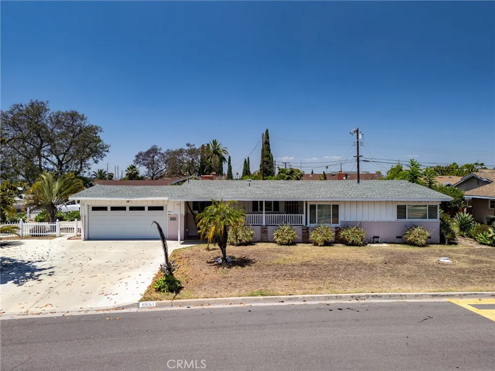 8851 La Grand Avenue Garden Grove, CA 92841