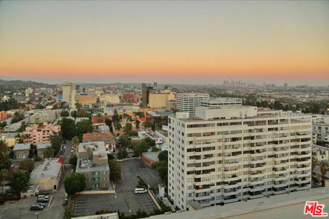 7250 Franklin Avenue #1006