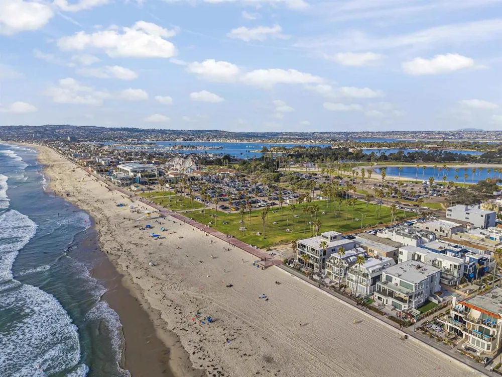 2999 Ocean Front Walk #2 San Diego, CA 92109