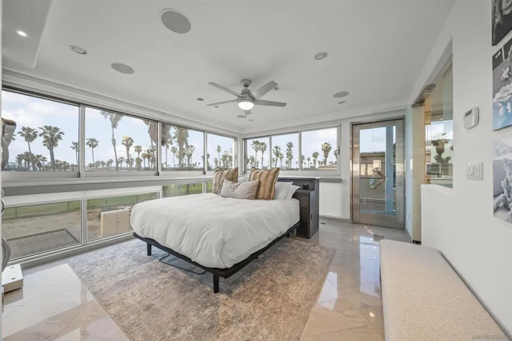 2999 Ocean Front Walk #2 San Diego, CA 92109