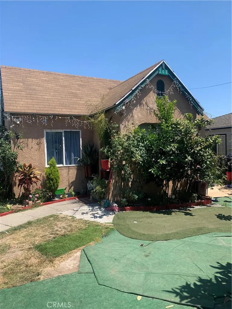 208 S Hillcrest La Habra, CA 90631