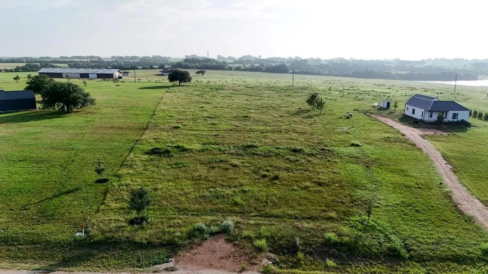 334 Vineyard View Trail Carmine, TX 78932