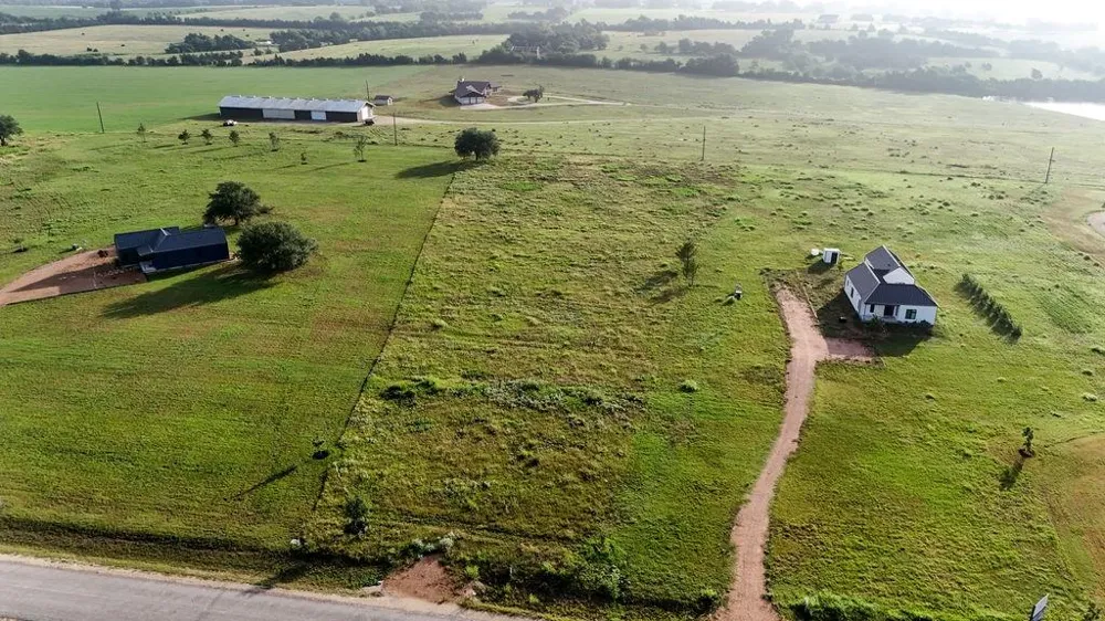 334 Vineyard View Trail Carmine, TX 78932