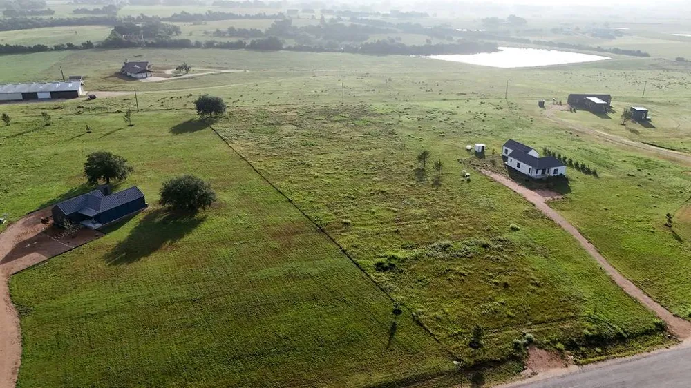 334 Vineyard View Trail Carmine, TX 78932
