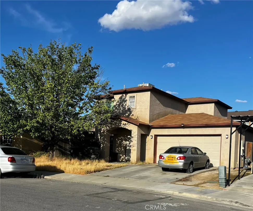 25 Del Playa Drive Bakersfield, CA 93307