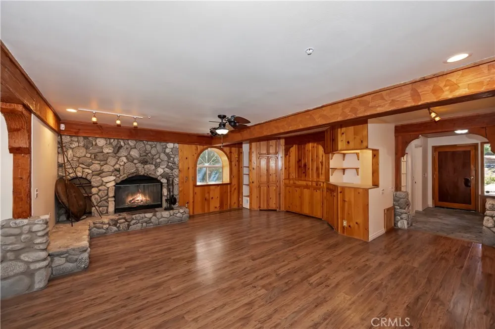 550 Coyote Trail Cedarpines Park, CA 92325