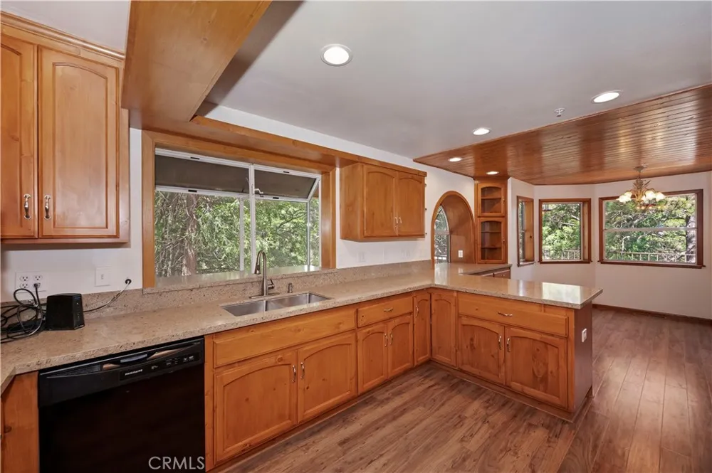 550 Coyote Trail Cedarpines Park, CA 92325