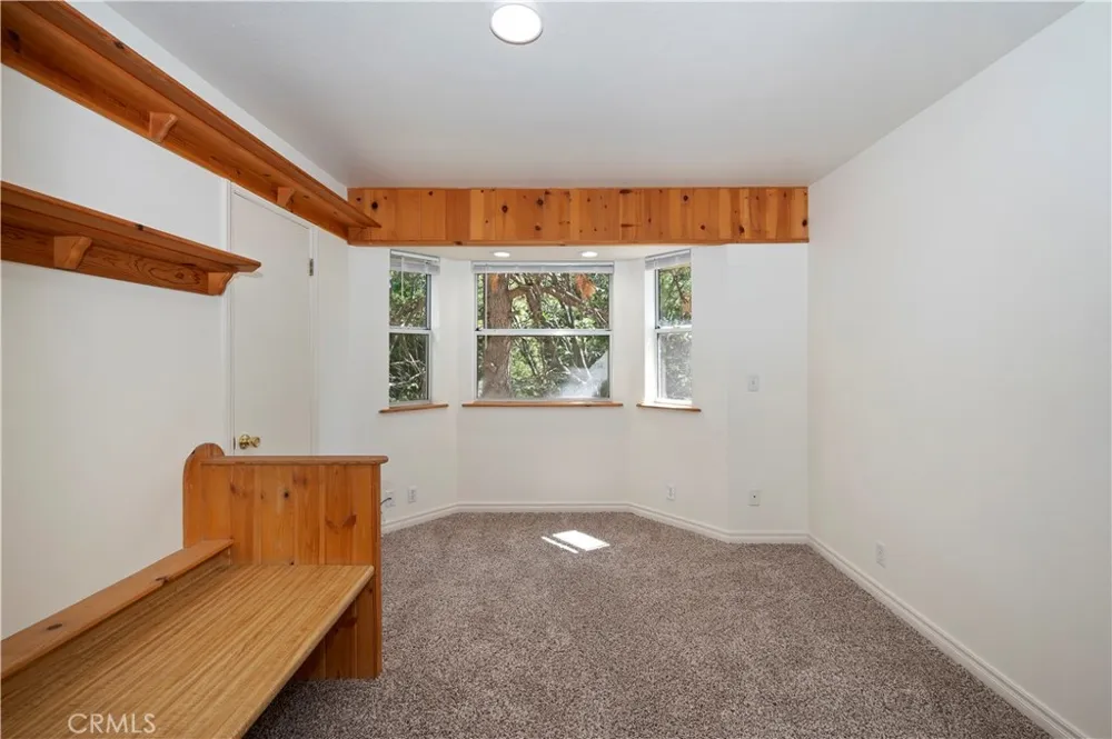 550 Coyote Trail Cedarpines Park, CA 92325
